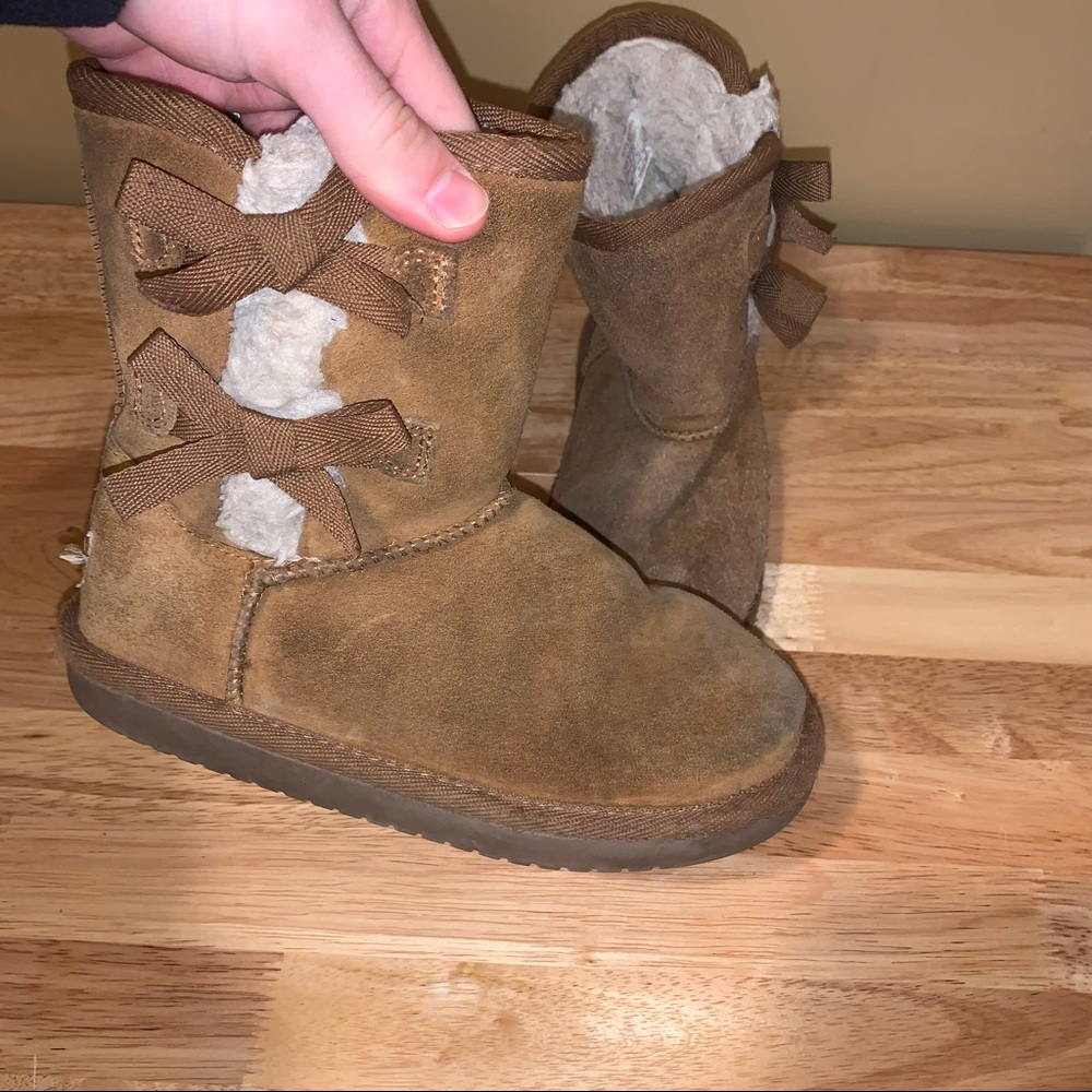 Koolaburra Tan Boots with Bows Size 1